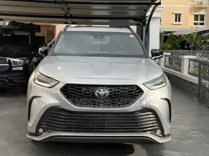 Toyota Highlander XSE 2022 Silver