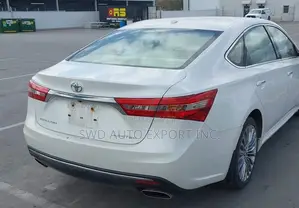 Toyota Avalon Limited (3.5L 6cyl 6A) 2018 White