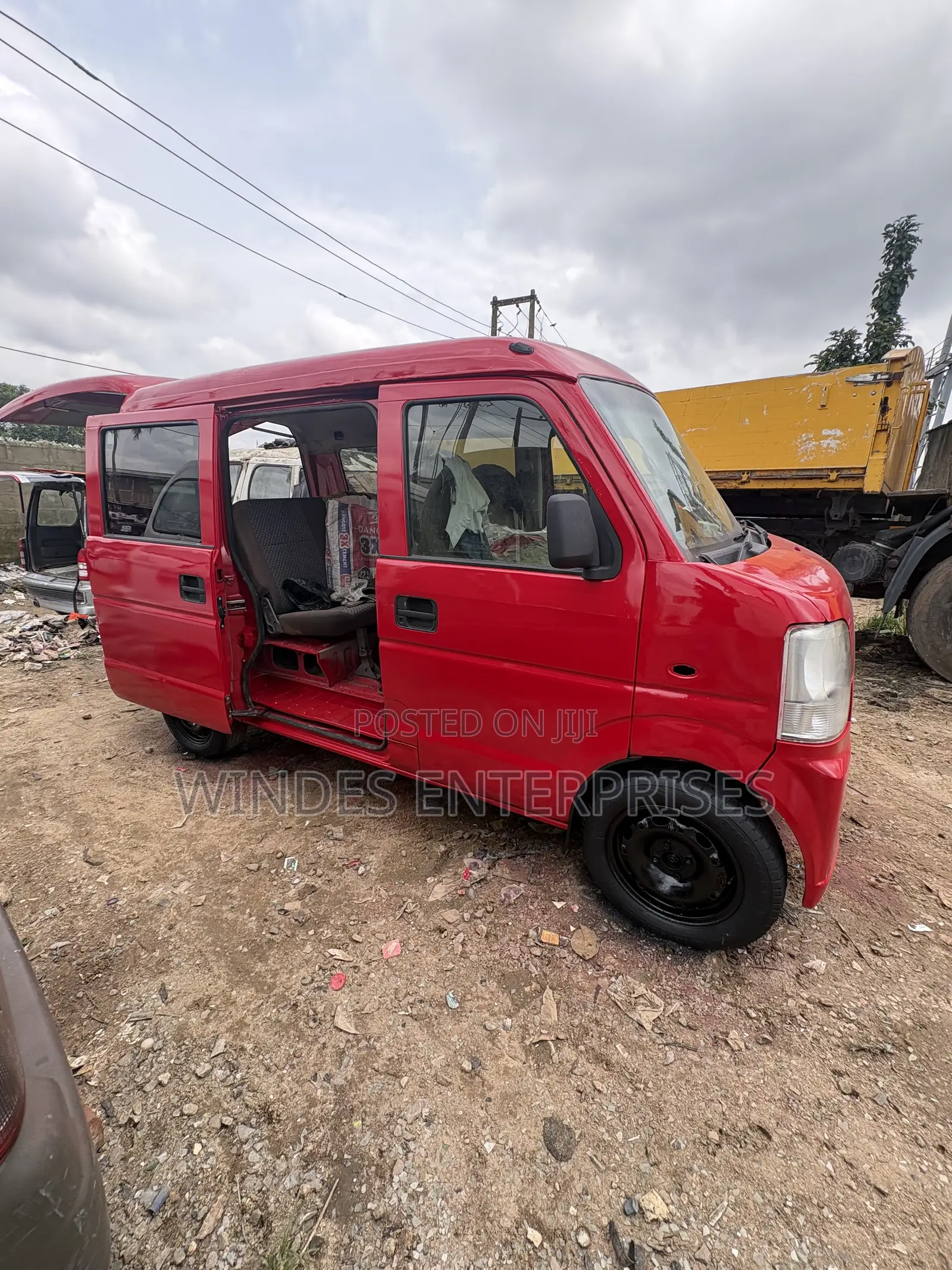 Suzuki Every 2012 Red