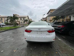 Lexus ES 350 FWD 2013 White
