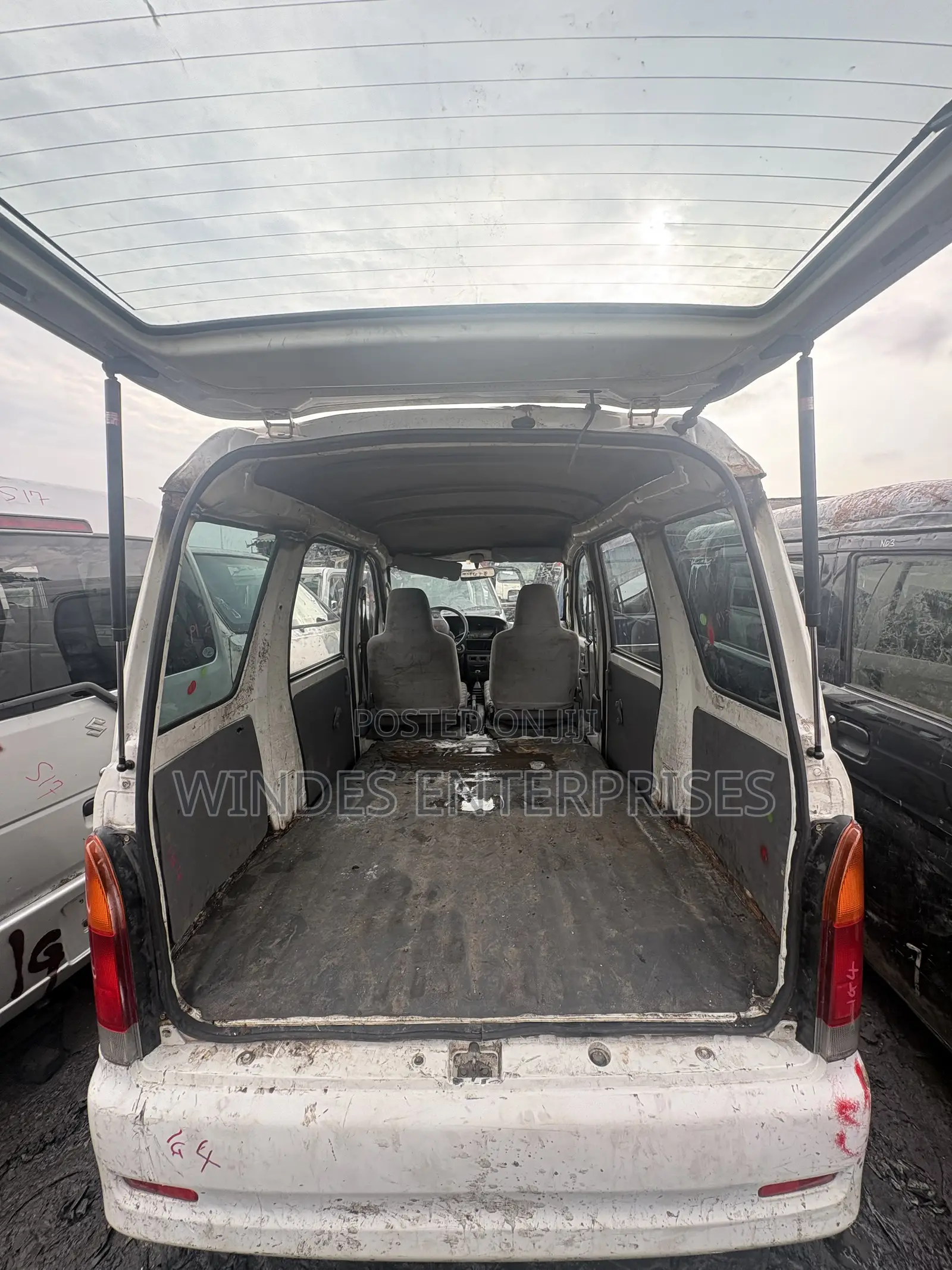 Daihatsu Hijet 2007 White