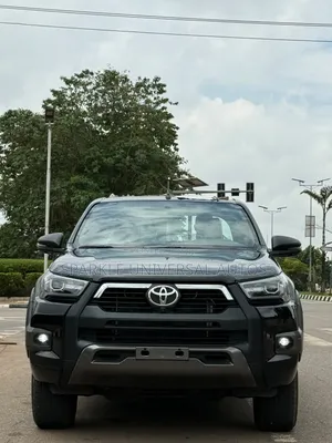 New Toyota Hilux 2024 Black