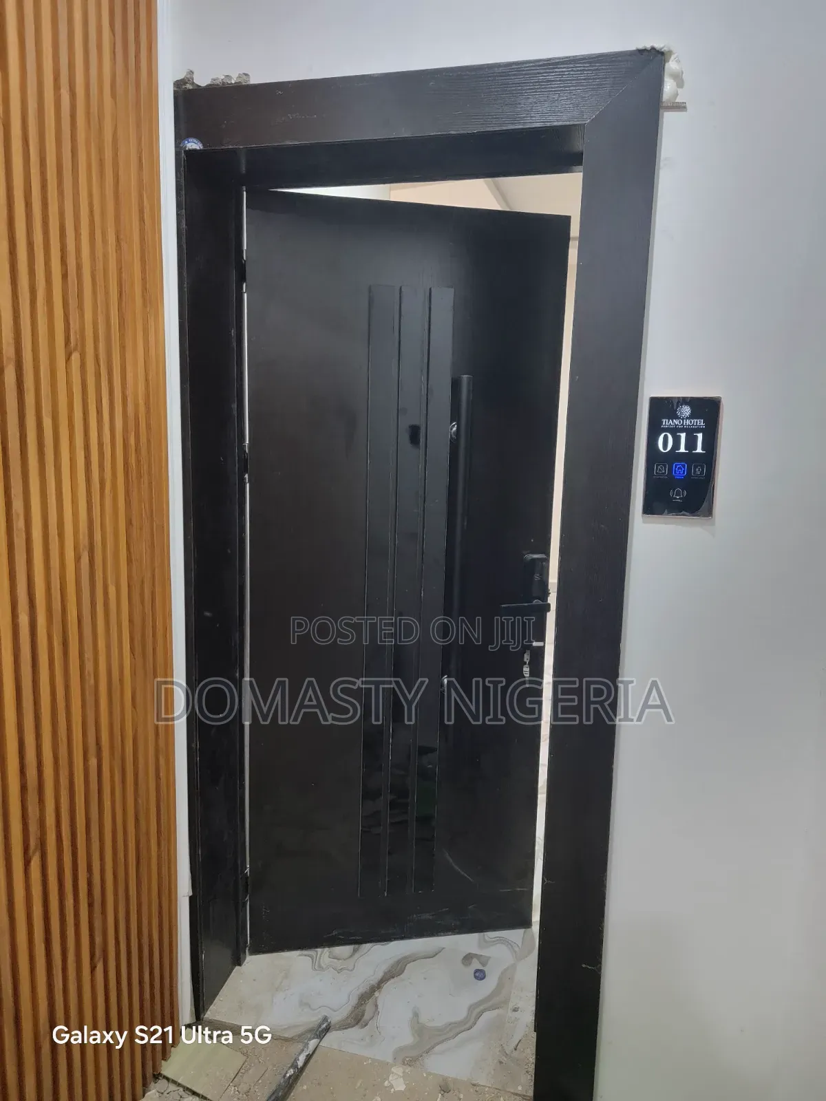 Glossy HDF Door