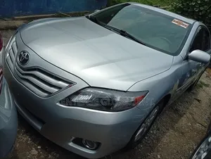 Toyota Camry 2010 Silver