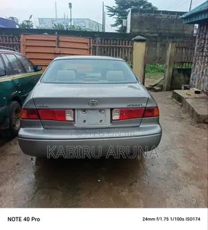 Toyota Camry 2001 Gray
