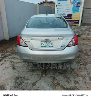 Nissan Versa 2012 Silver