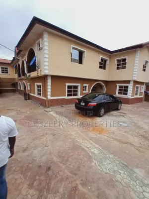 3bdrm Block of Flats in Unique Estate, Ifo for rent