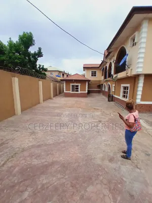 3bdrm Block of Flats in Unique Estate, Ifo for rent