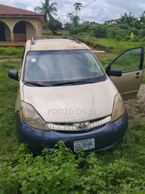 Toyota Sienna 2006 Silver