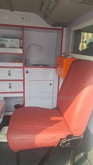 Toyota HiAce 2013 White