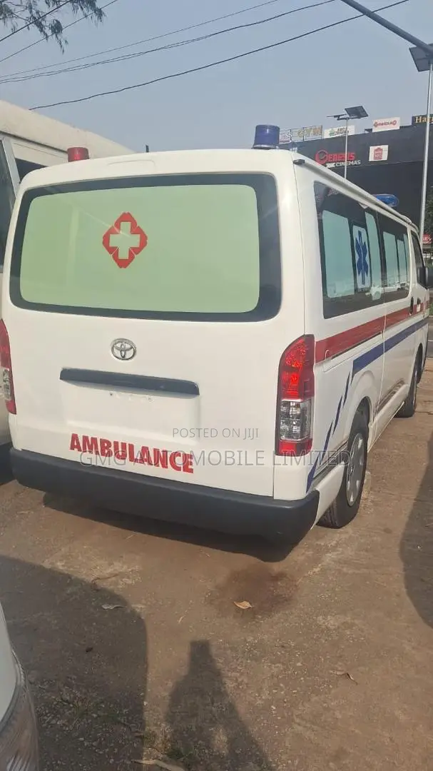 Toyota HiAce 2013 White