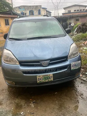 Toyota Sienna 2006 Blue
