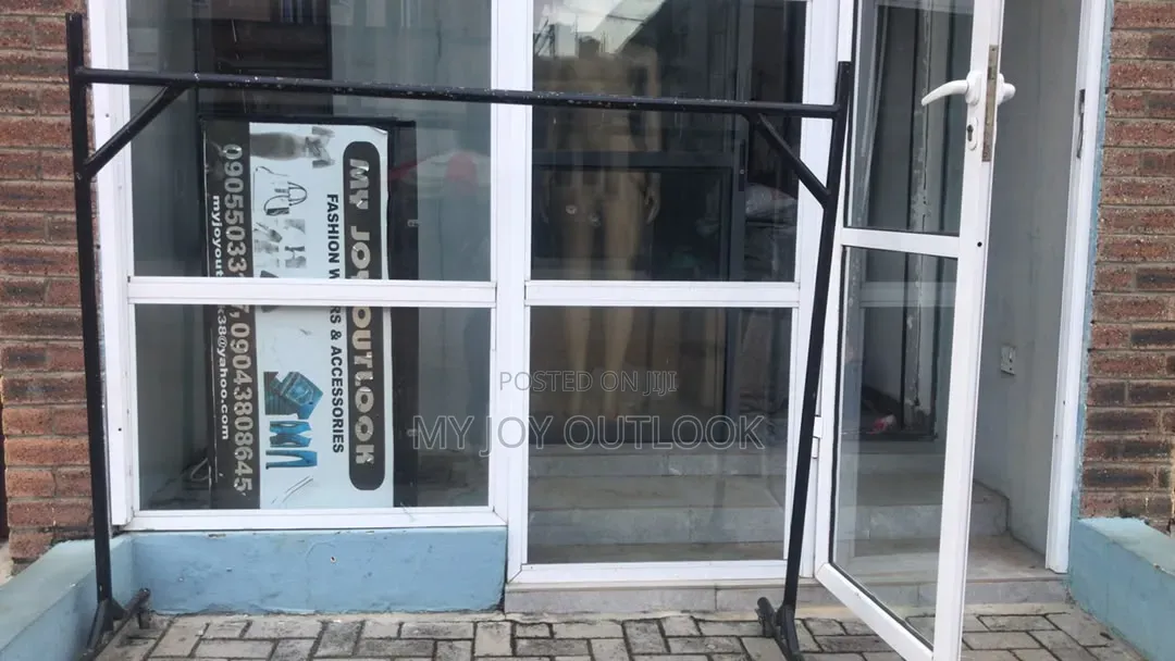 Clothes Hanging Rail