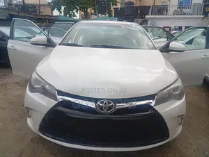 Toyota Camry 2016 Off white