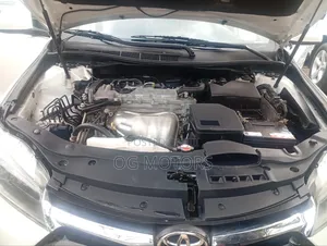 Toyota Camry 2016 Off white