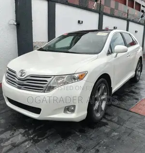 Toyota Venza XLE 2010 White