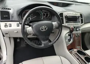 Toyota Venza XLE 2010 White