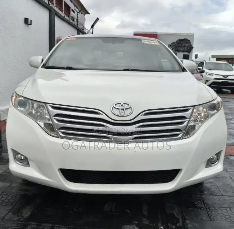 Toyota Venza XLE 2010 White