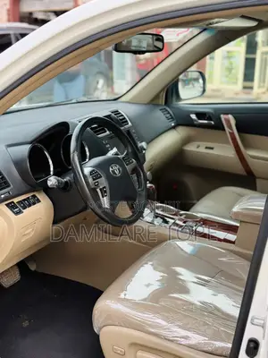 Toyota Highlander Limited 2012 White