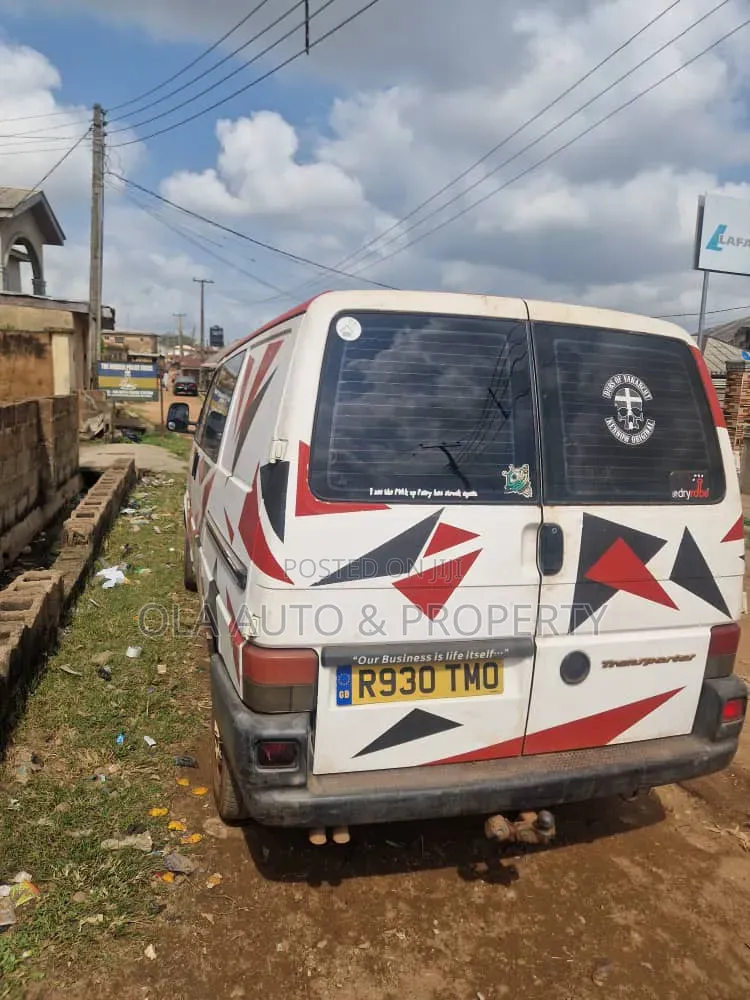 Volkswagen Transporter 2000 White