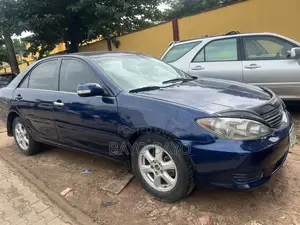 Toyota Camry LE 4dr Sedan (2.4L 4cyl 4A) 2004 Blue