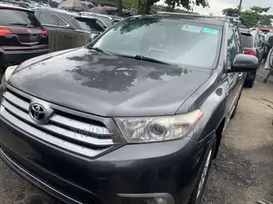 Toyota Highlander Limited 3.5l 4WD 2013 Black