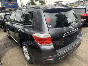 Toyota Highlander Limited 3.5l 4WD 2013 Black