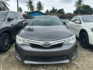 Toyota Camry XLE 4dr Sedan (2.5L 4cyl 6A) 2013 Gray