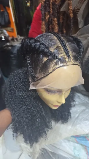 Stylish Ghana Weavon With Blend Curls