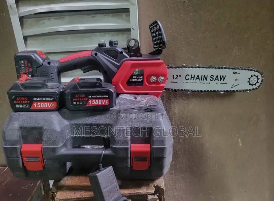 12" Cordless Chainsaw