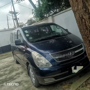 Hyundai H1 2014 Blue