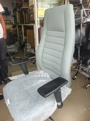 Luxury Executive Office Chair, Swivel and Reclining With Adjustable Ar