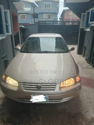 Toyota Camry 2001 Gold