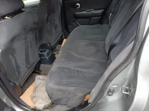 Nissan Versa 2005 Gray