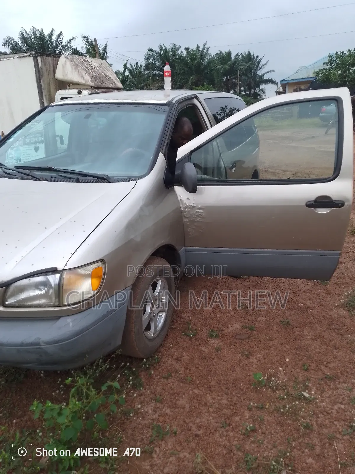 Toyota HiAce 1999 Gold