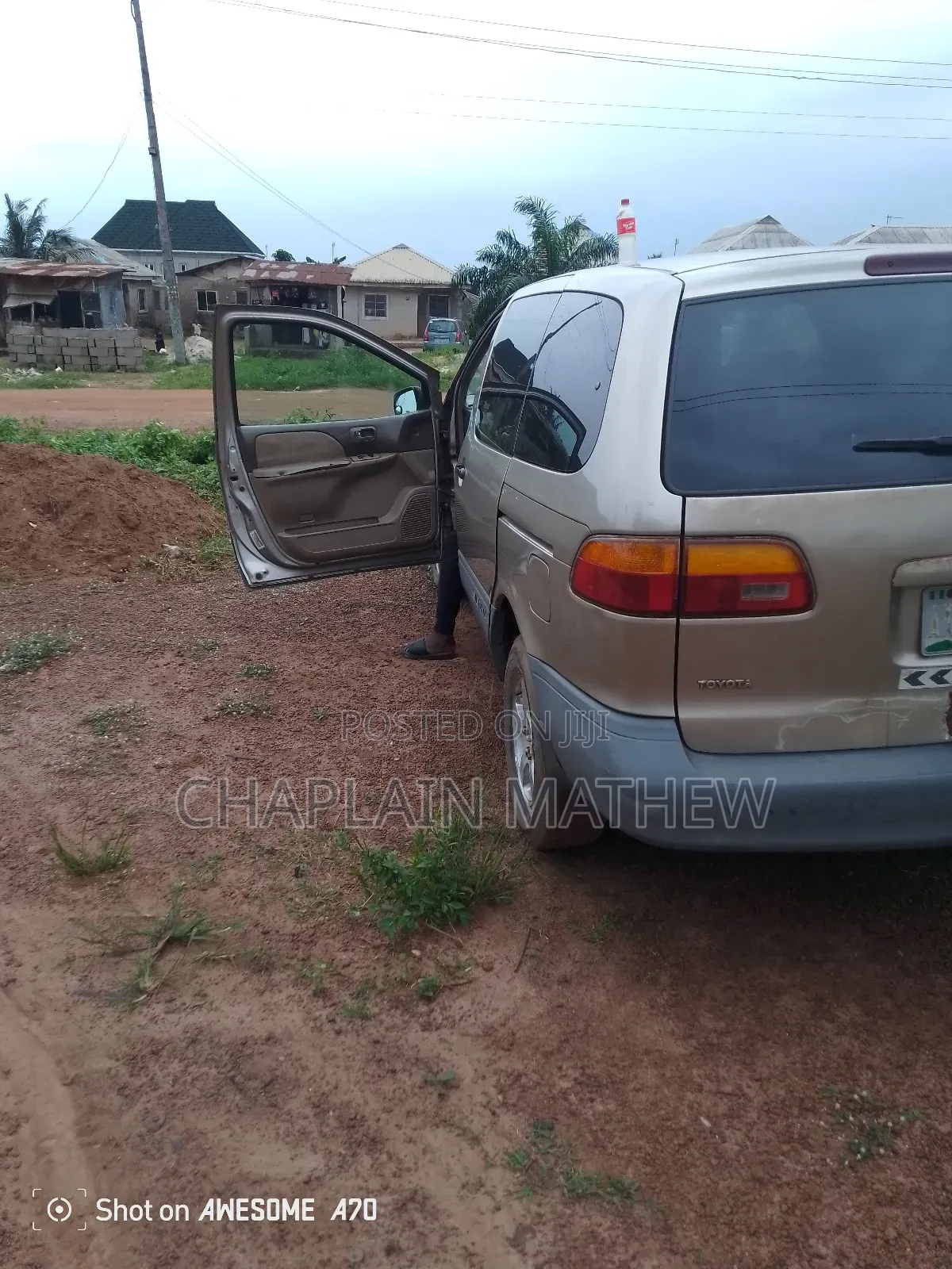 Toyota HiAce 1999 Gold