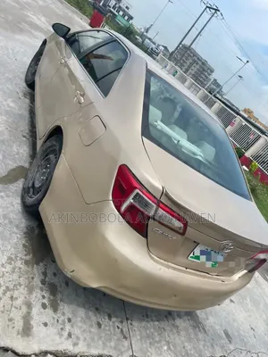 Toyota Camry 2014 Gold