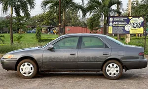 Toyota Camry Automatic 1999 Gray