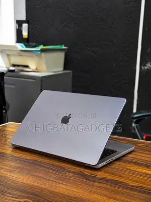 Laptop Apple MacBook 2018 16GB Intel Core i9 SSD 1T