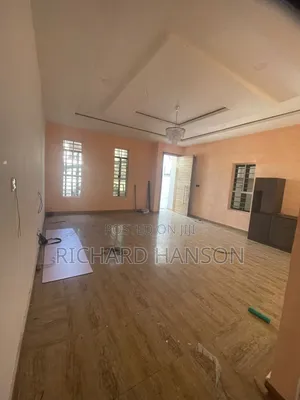 Studio Apartment in Maple, Chevron for rent