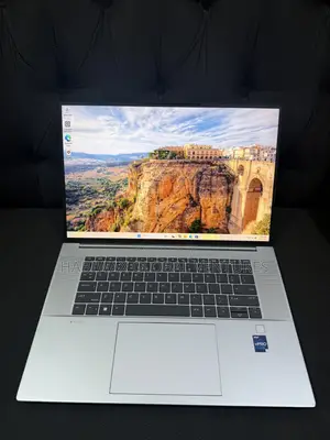 Laptop HP ZBook Studio 32GB Intel Core i7 SSD 1T