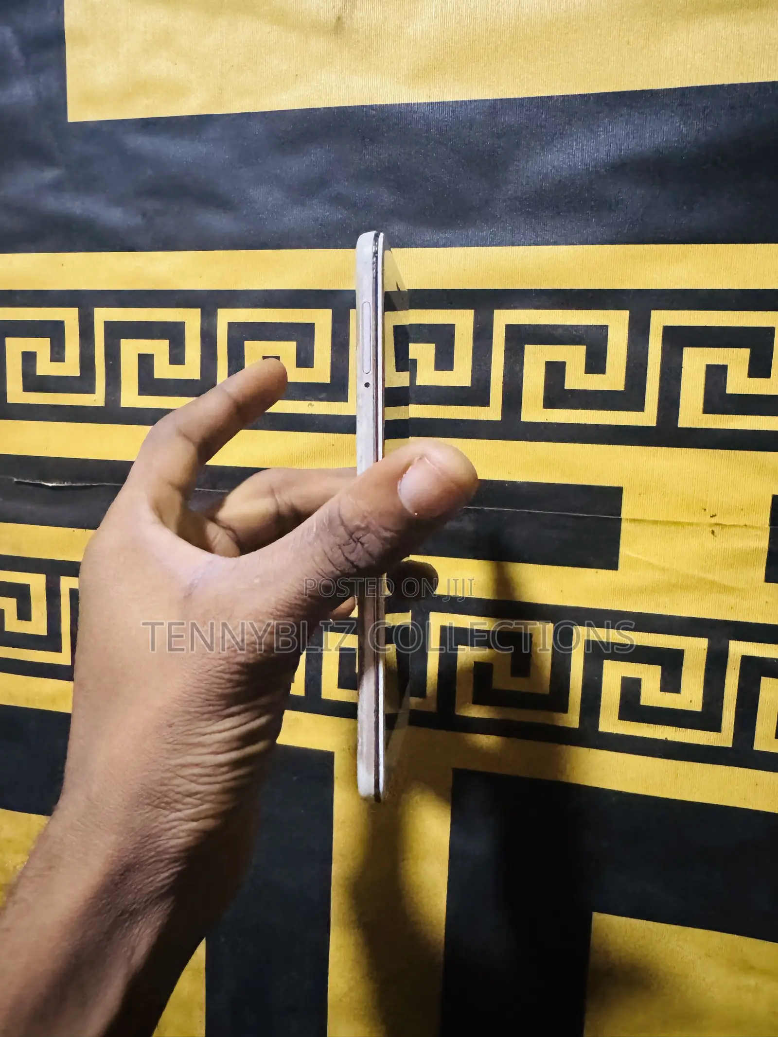 Vivo Y66i 32 GB Gold