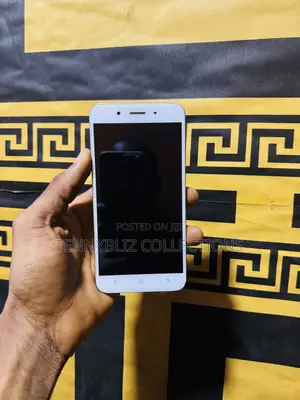 Vivo Y66i 32 GB Gold