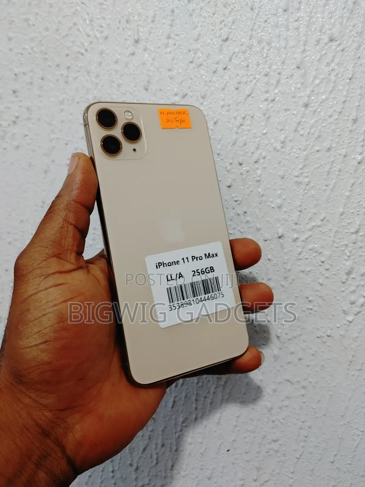 New Apple iPhone 11 Pro Max 256 GB Gold