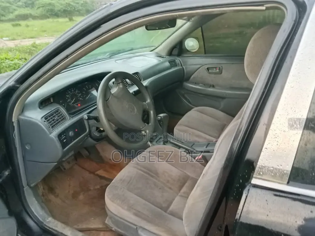 Toyota Camry 2002 Gray