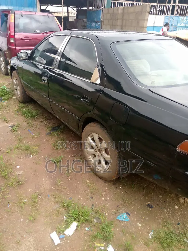 Toyota Camry 2002 Gray