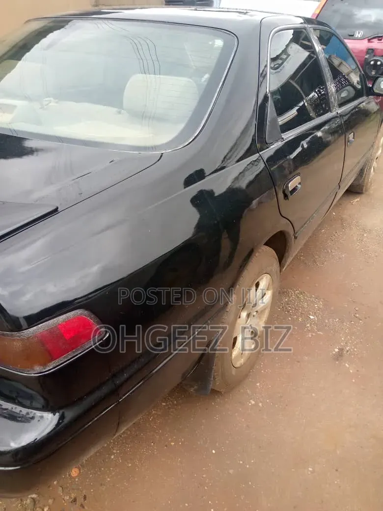 Toyota Camry 2002 Gray
