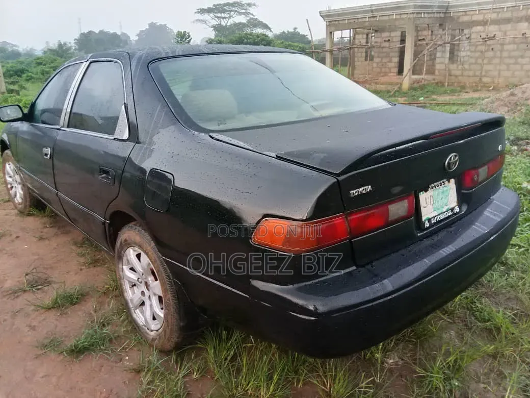 Toyota Camry 2002 Gray
