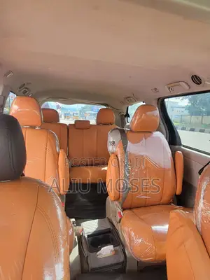 Toyota Sienna 2012 Silver