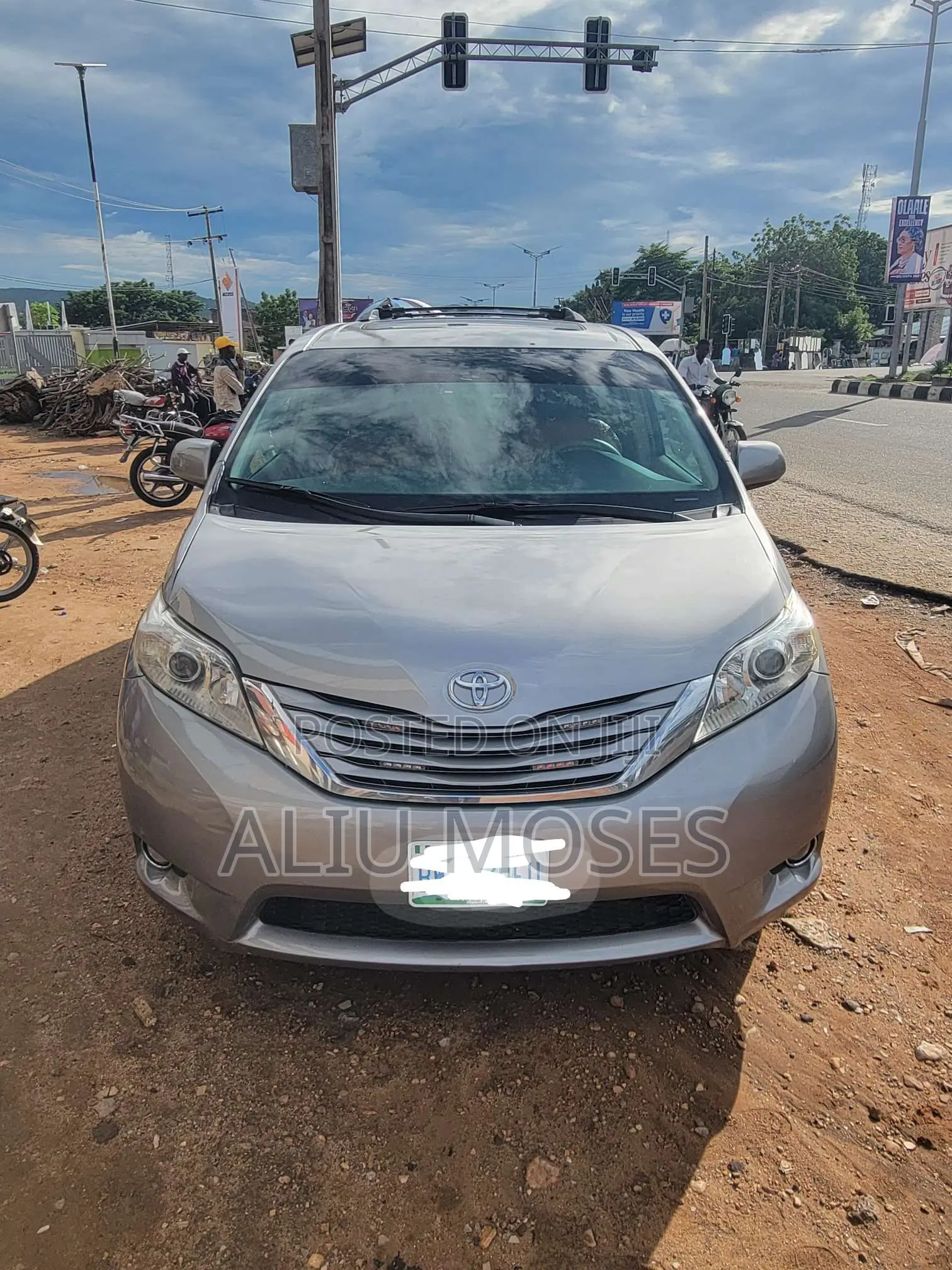 Toyota Sienna 2012 Silver